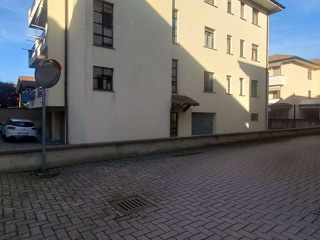 Appartamento a Trecate in Via Dottor Giacomo Perone - Foto 4