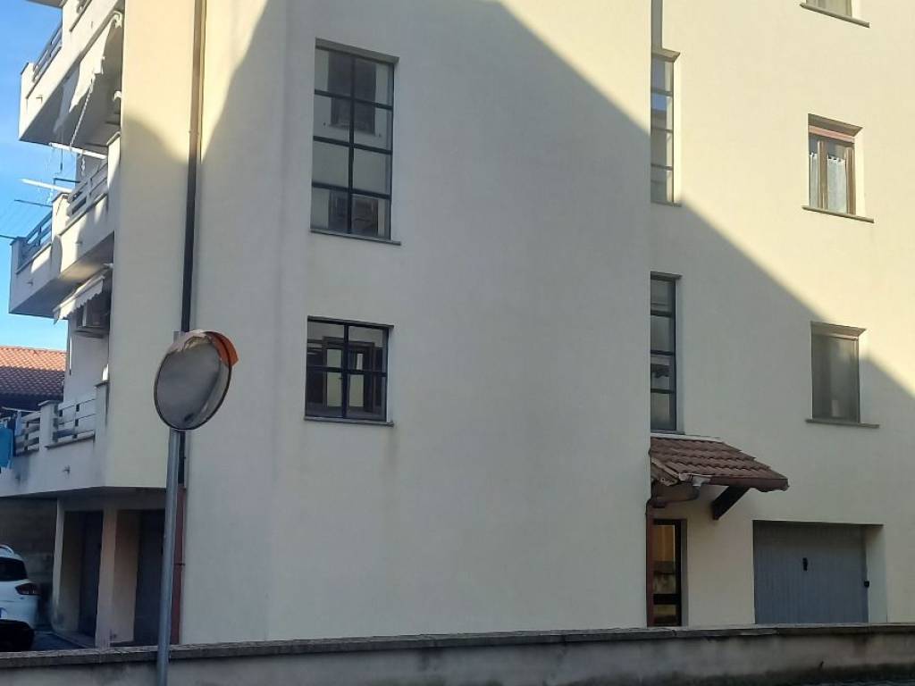 Appartamento a Trecate in Via Dottor Giacomo Perone - Foto 5