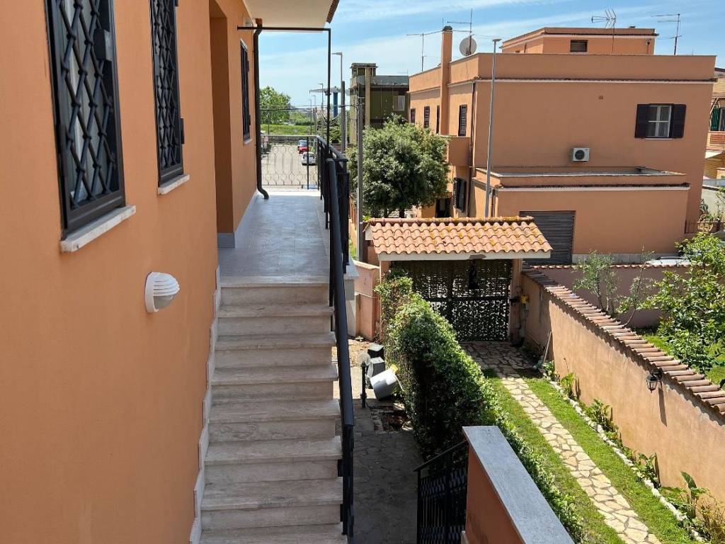 Appartamento a Fiumicino in Via Mario Calderara, 39 - Foto 3