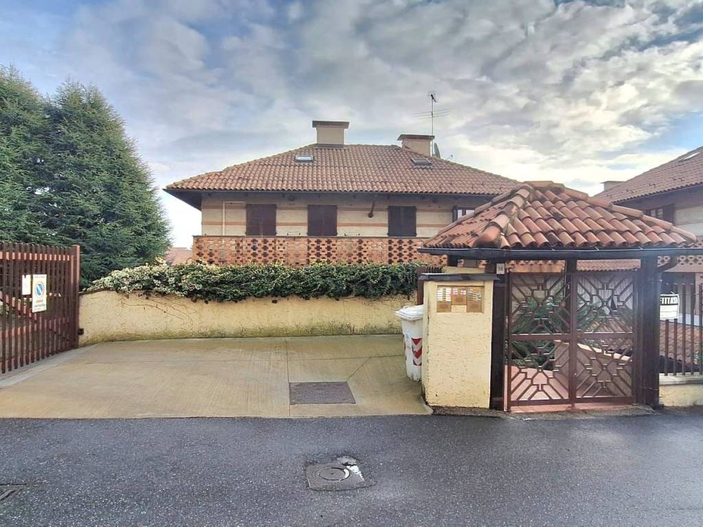 Appartamento a Rivoli in Viale Luigi Nuvoli, 58 - Foto 2