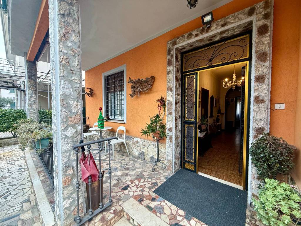 Villa a Rezzato in Via A. Canossi - Foto 4