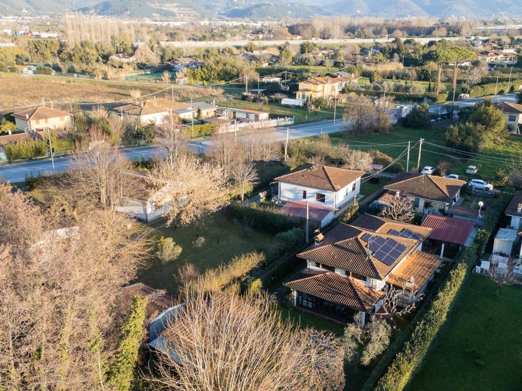 Villa a Pietrasanta in Via Sardegna - Foto 2