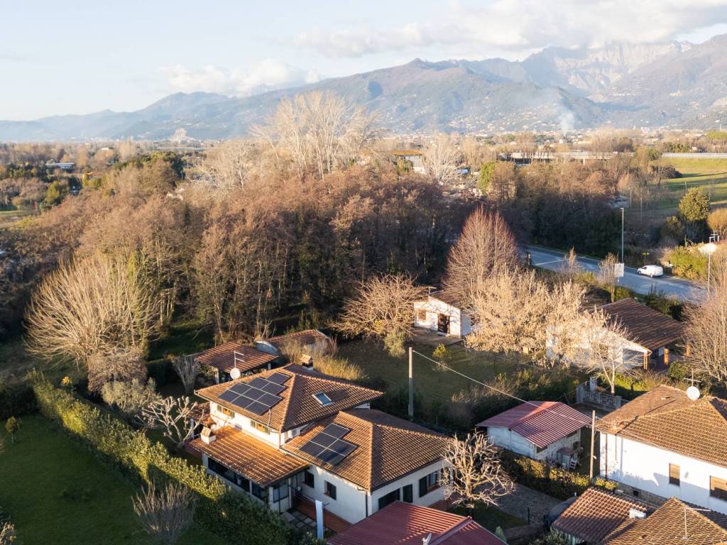 Villa a Pietrasanta in Via Sardegna - Foto 4