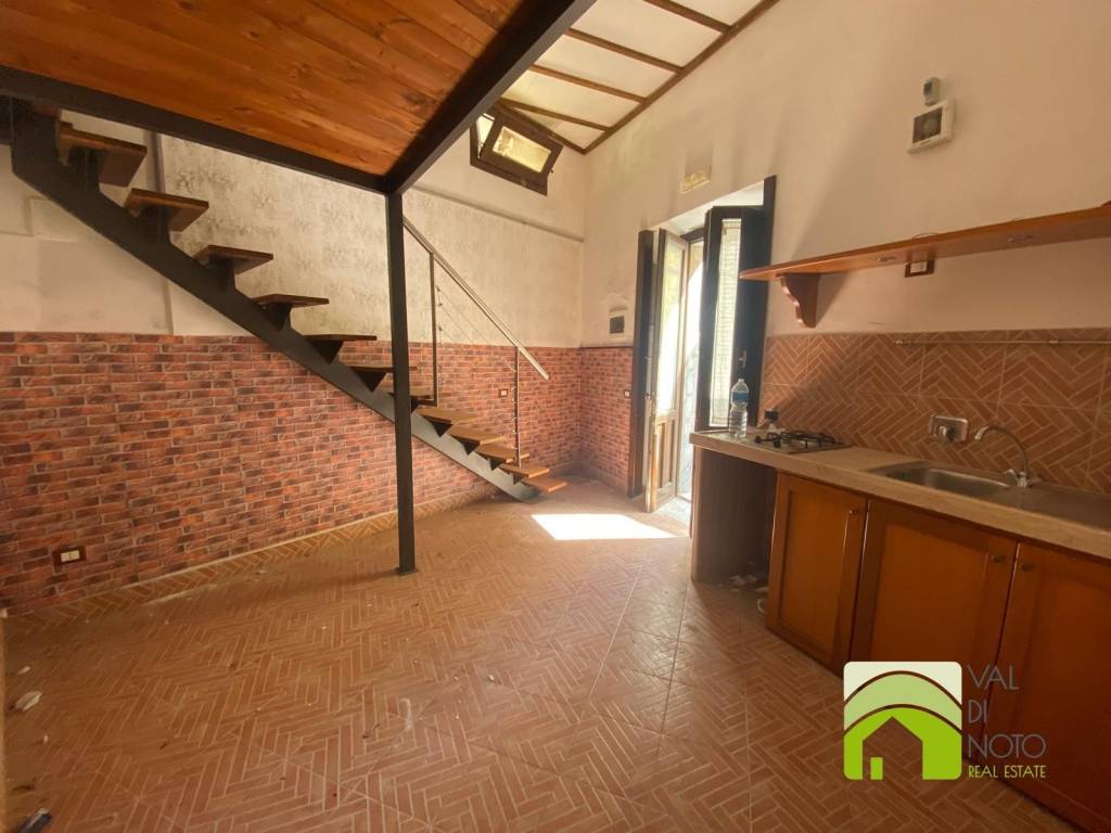 Casa indipendente a Noto in Via Archimede, 17 - Foto 3