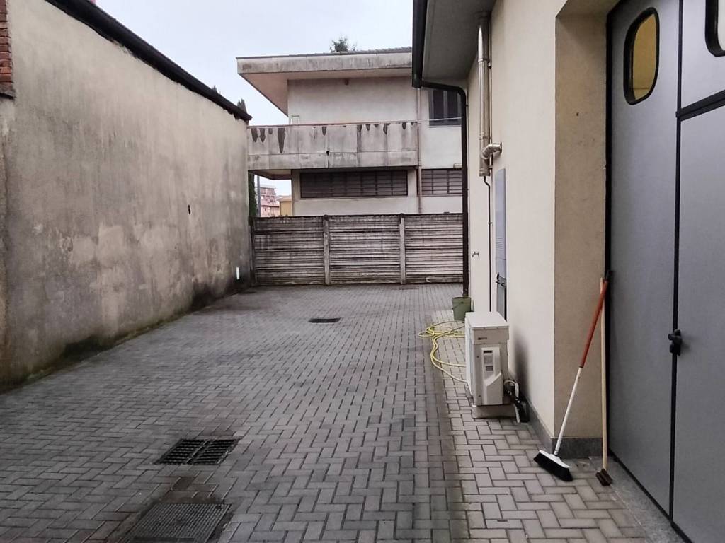 Immobile a Cassano magnago in Via Alcide De Gasperi, 11 - Foto 2