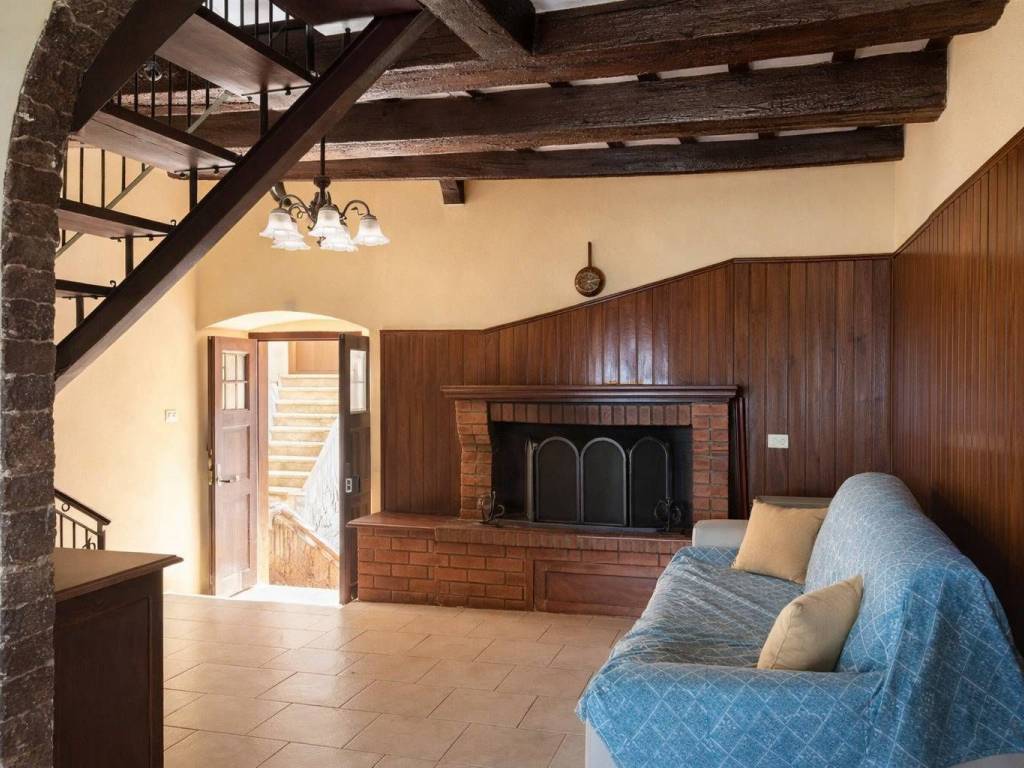 Appartamento a Gualdo cattaneo in Via Porta Nuova, 8 - Foto 2