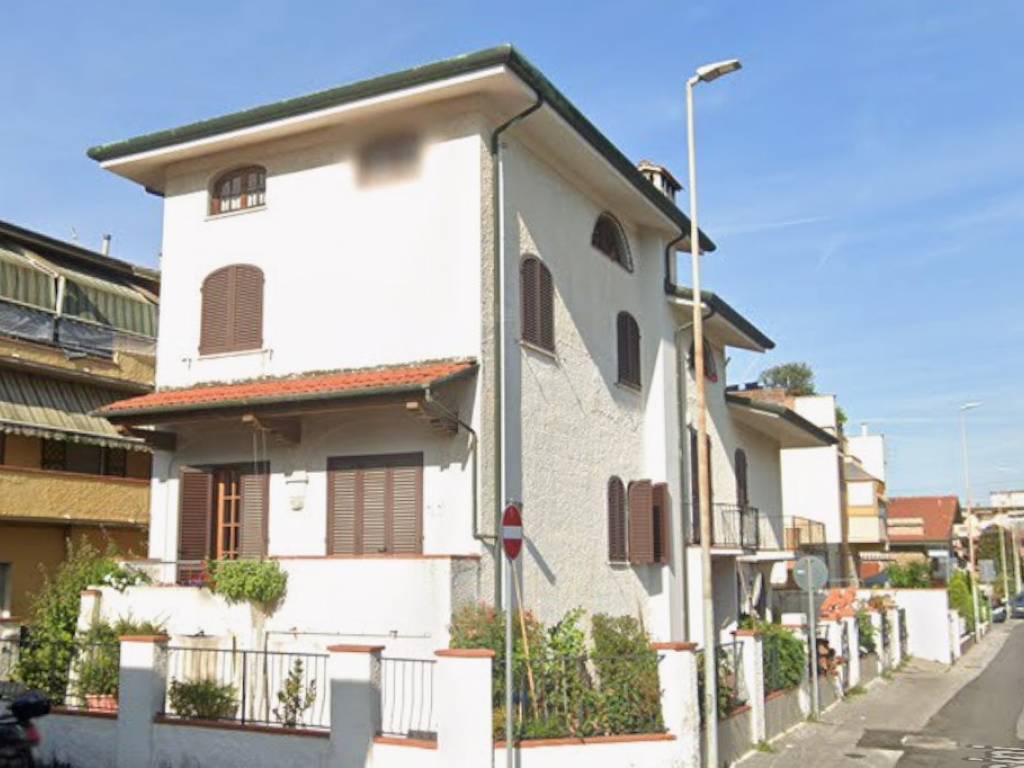 Villa a Viareggio in Via Fratelli Menesini - Foto 4