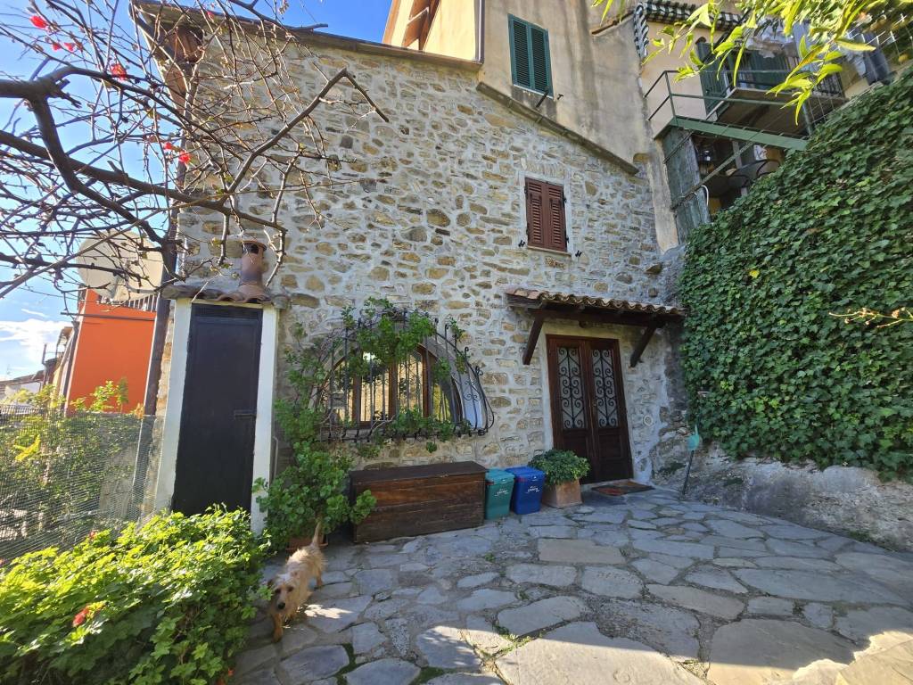 Casa indipendente a Castellaro in Via Nino Bixio, 1 - Foto 3