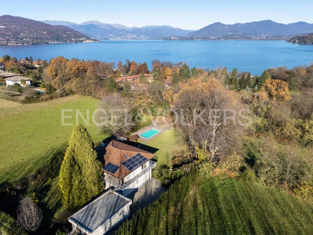 Villa a Ranco in Via Uponne, 3 - Foto 2