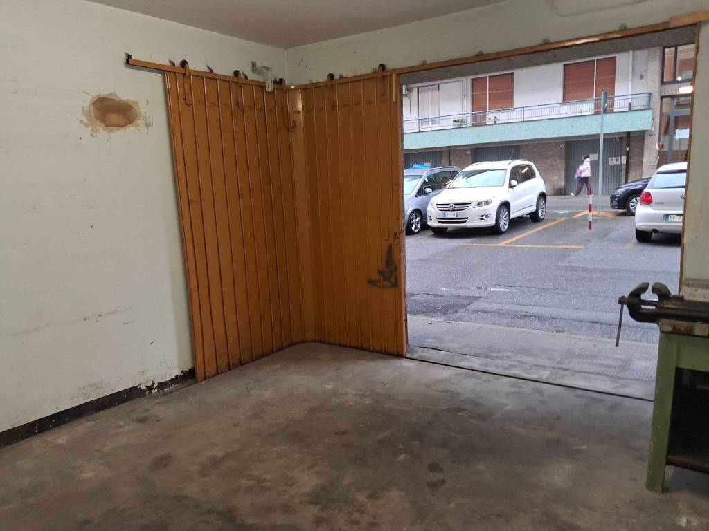 Box / garage a Genova in Via Giovanni Guglielmo Longo - Foto 2
