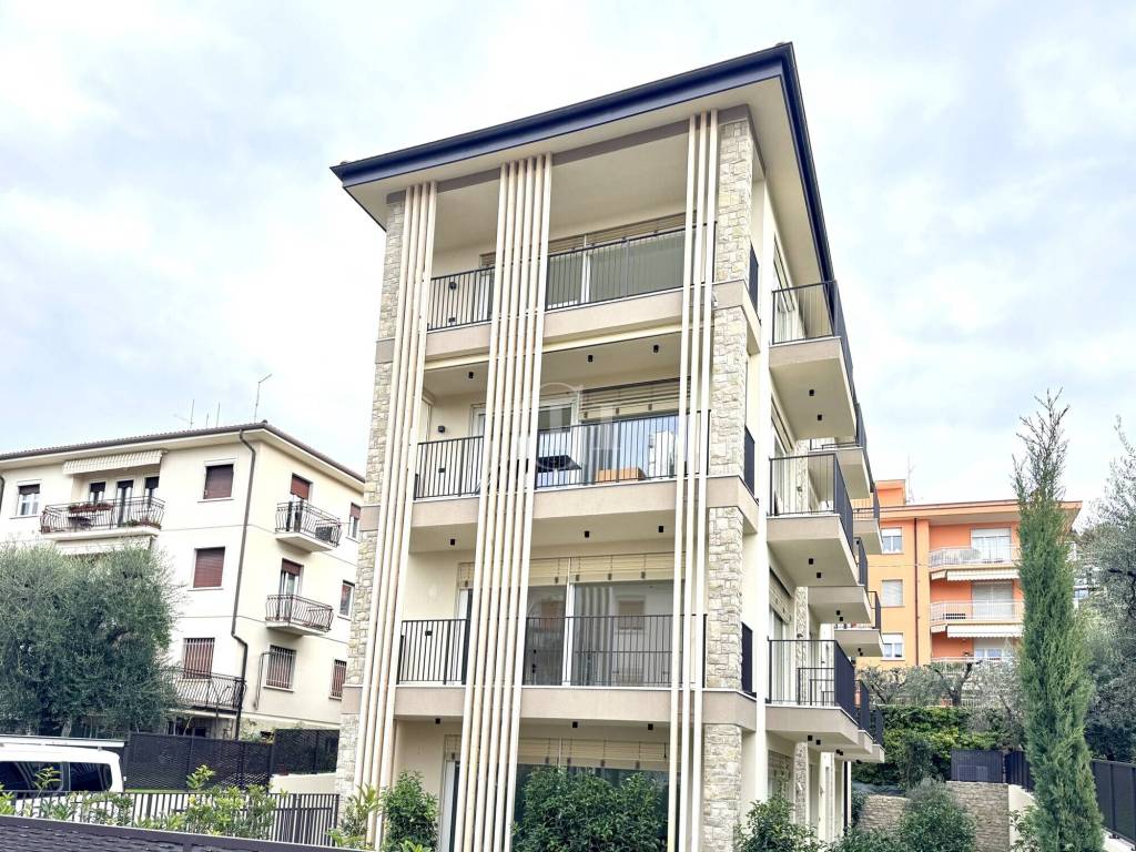 Appartamento a Torri del benaco in località Bionde - Foto 3