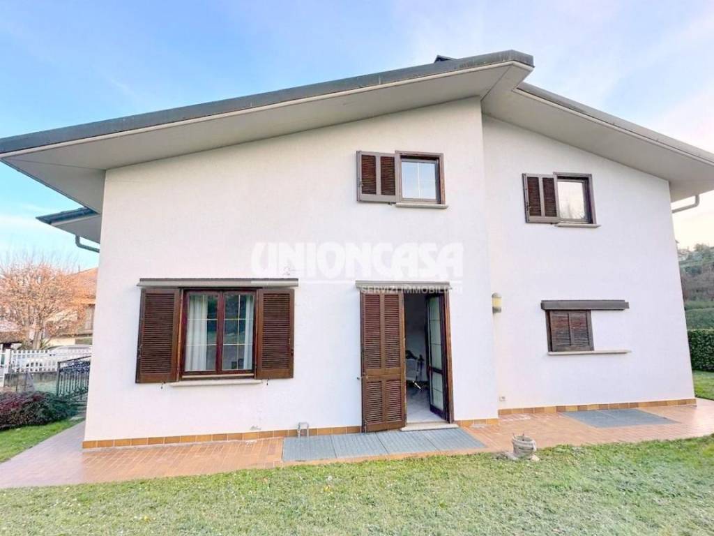 Villa a Olgiate comasco in Via Salvo D'Acquisto - Foto 2