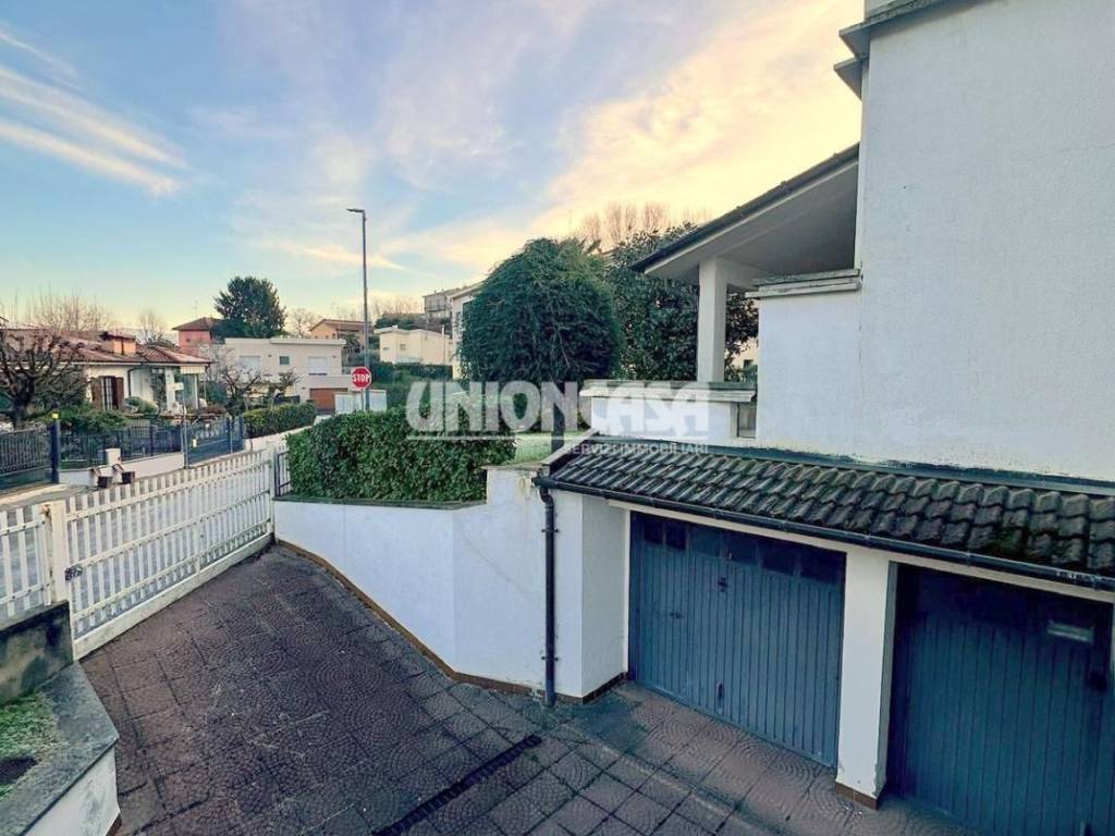 Villa a Olgiate comasco in Via Salvo D'Acquisto - Foto 5