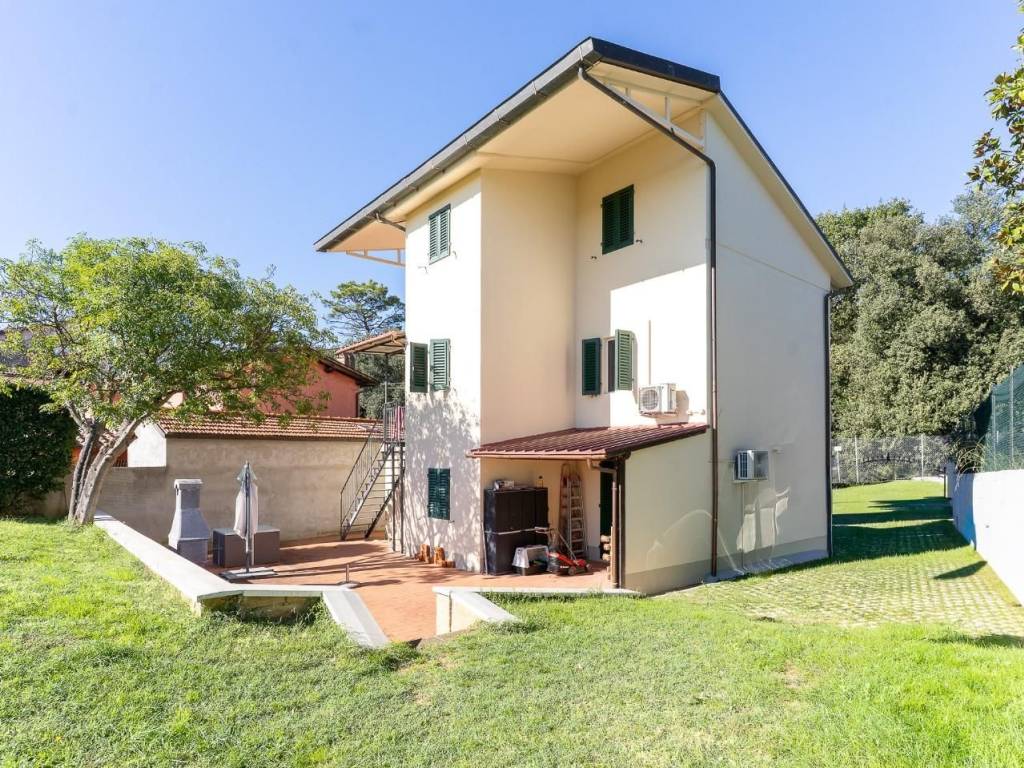 Casa indipendente a Lamporecchio in Via Giovanni Boccaccio - Foto 4