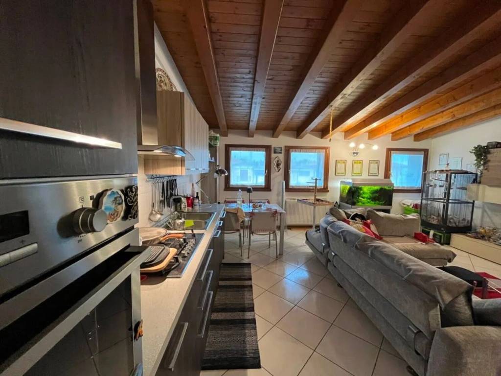 Appartamento a Cordenons in Via Maestra Vecchia - Foto 2
