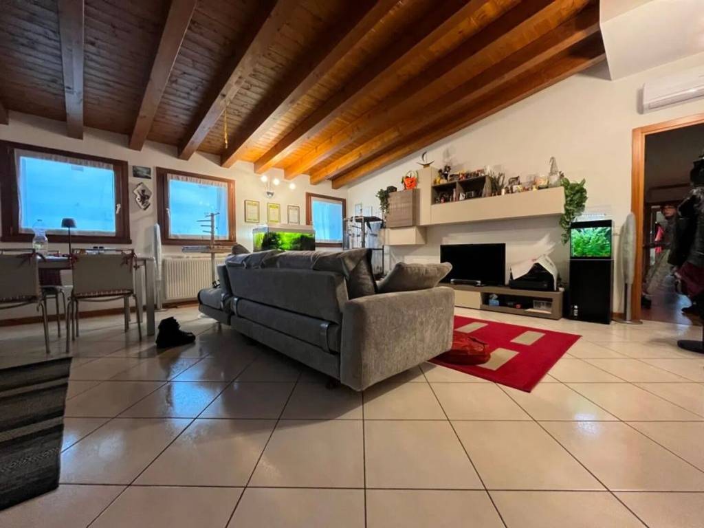 Appartamento a Cordenons in Via Maestra Vecchia - Foto 4