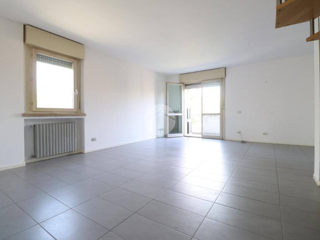 Appartamento a Mantova in Viale dei Caduti, 40 - Foto 2