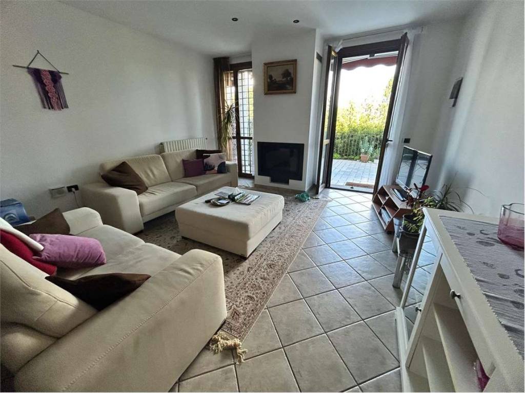 Appartamento a Taino in Via Sist, 78 - Foto 3