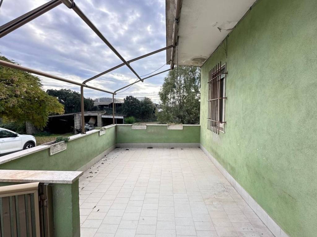 Appartamento a Pomezia in Via Laurentina, 30 - Foto 2