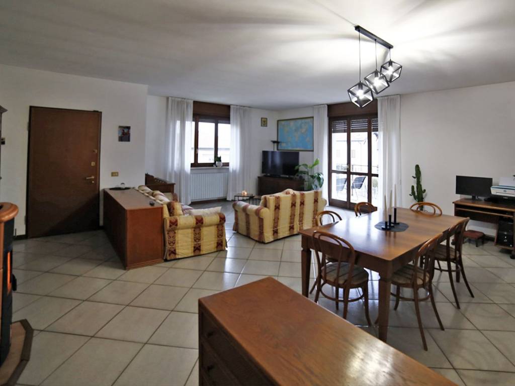 Villa a Busto arsizio in Via Tofane, 11 - Foto 2