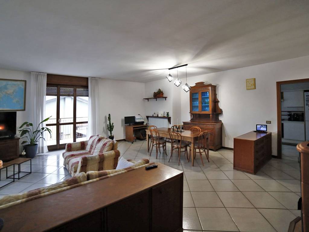 Villa a Busto arsizio in Via Tofane, 11 - Foto 3