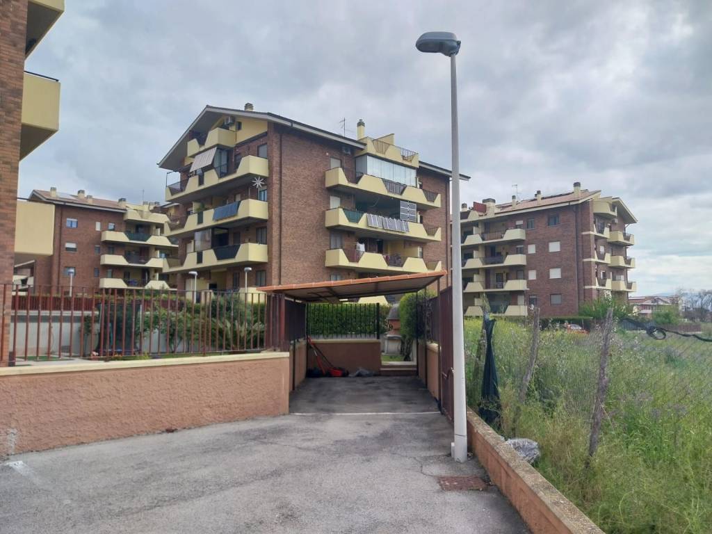 Appartamento a Aprilia in Via Enna - Foto 3