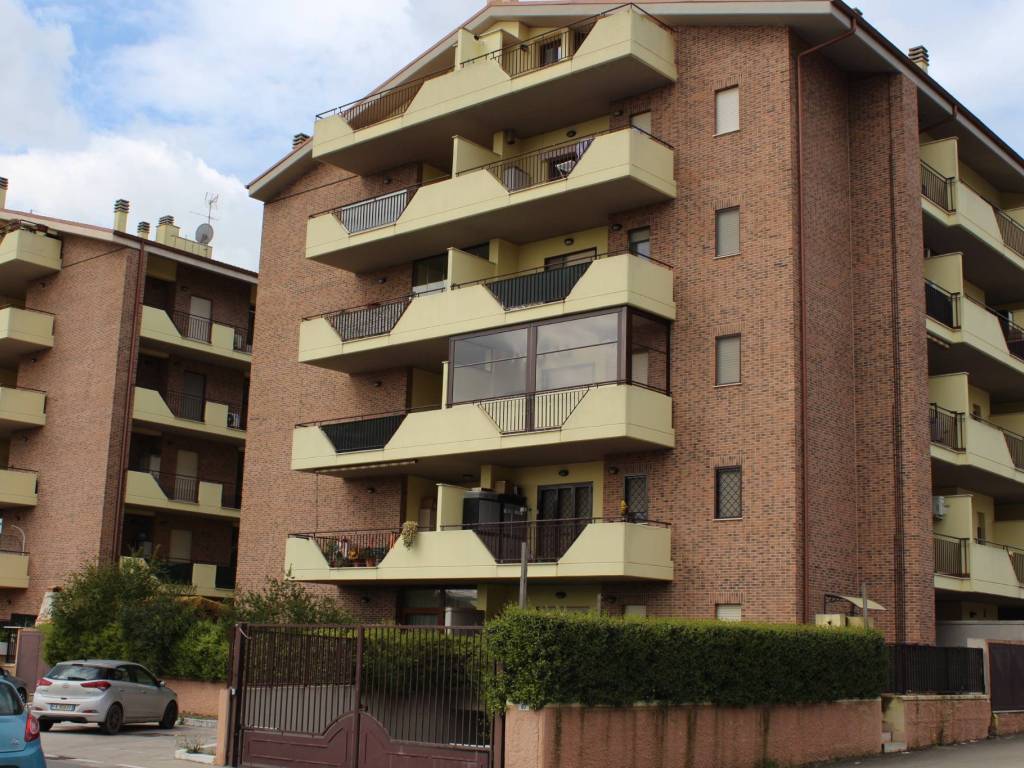 Appartamento a Aprilia in Via Enna - Foto 4