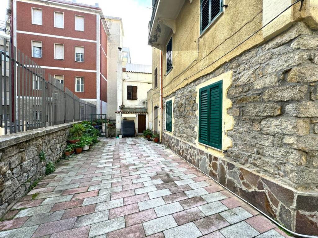 Appartamento a Nuoro in Via Delle Grazie, 5 - Foto 4