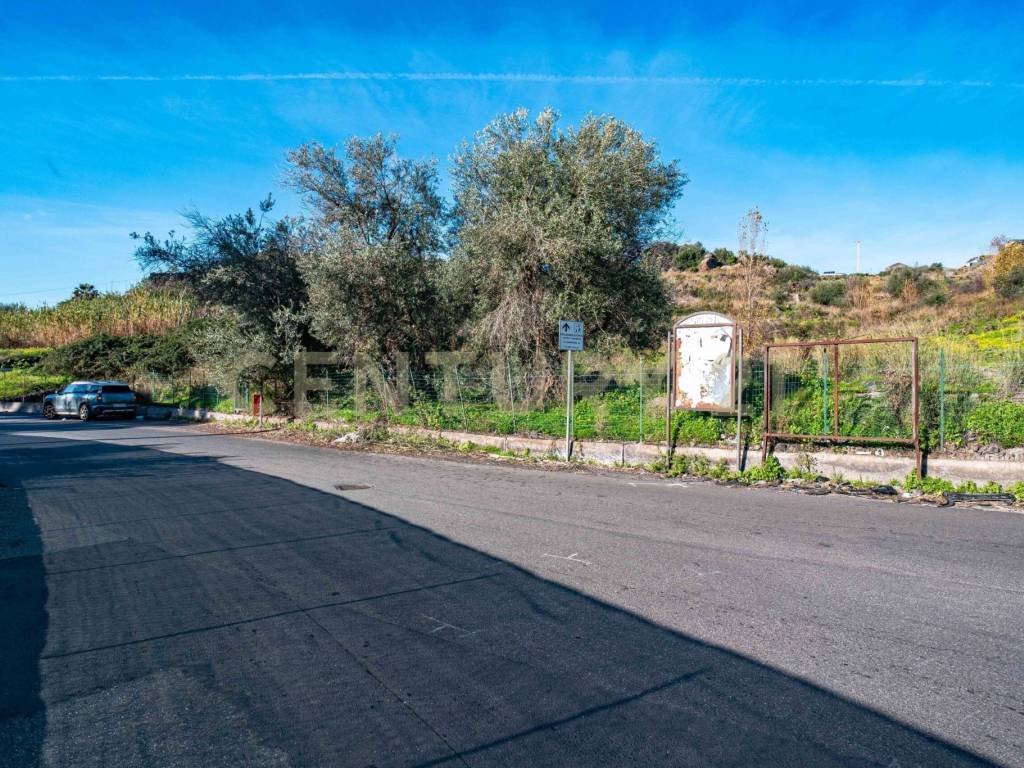 Terreno a Aci castello in Via Vampolieri - Foto 2