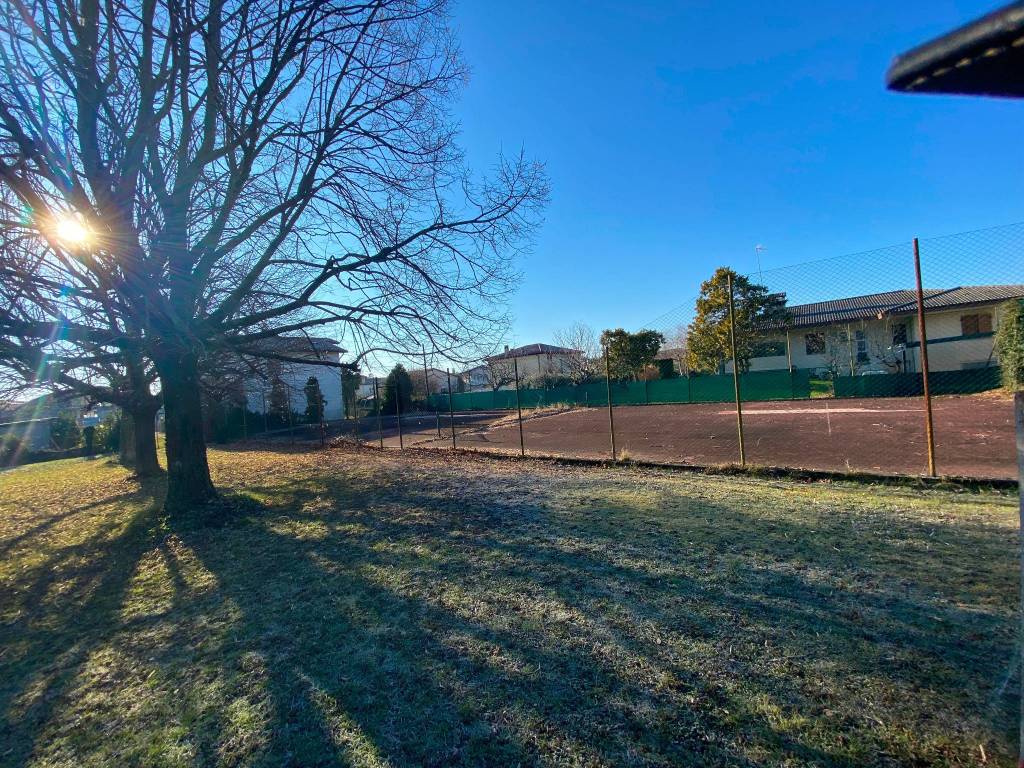 Terreno a Corno di rosazzo in Via San Leonardo - Foto 2