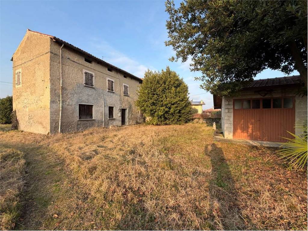 Rustico / casale a Azzano decimo in Via Fratte, 85 - Foto 2