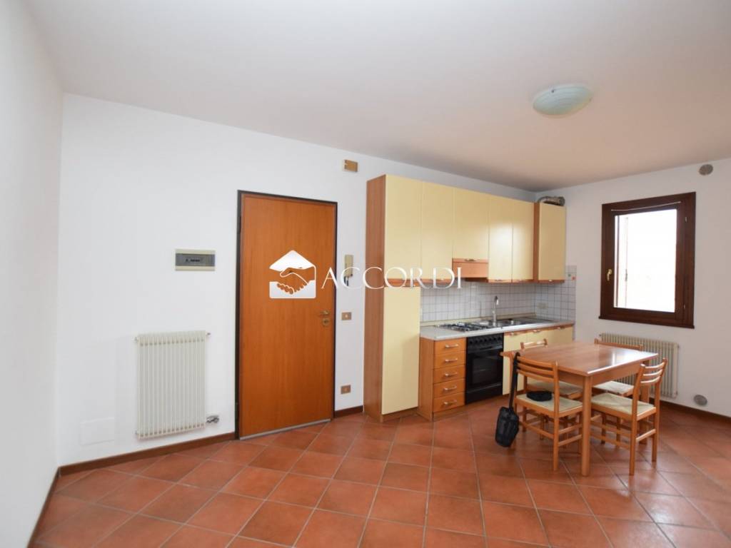 Appartamento a Montebelluna in Via Tronconi - Foto 2