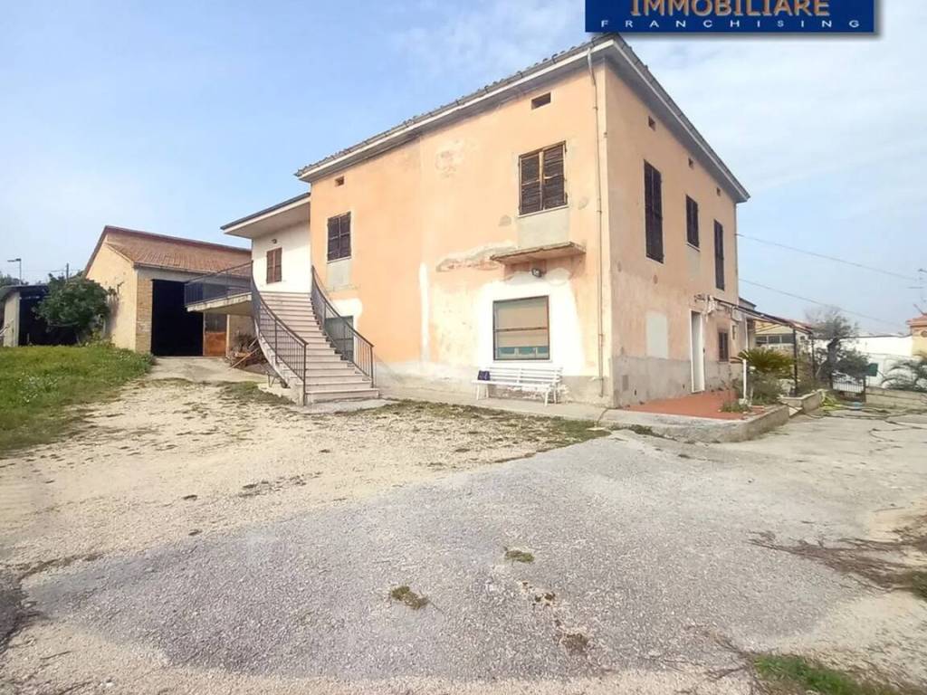 Villa a Crecchio in Via Villa Tucci, 47 - Foto 2