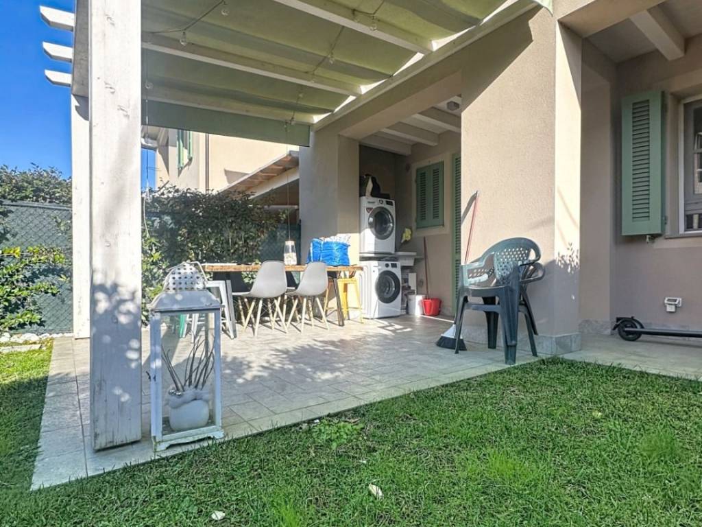 Villetta a schiera a Viareggio in Via della Gronda - Foto 2
