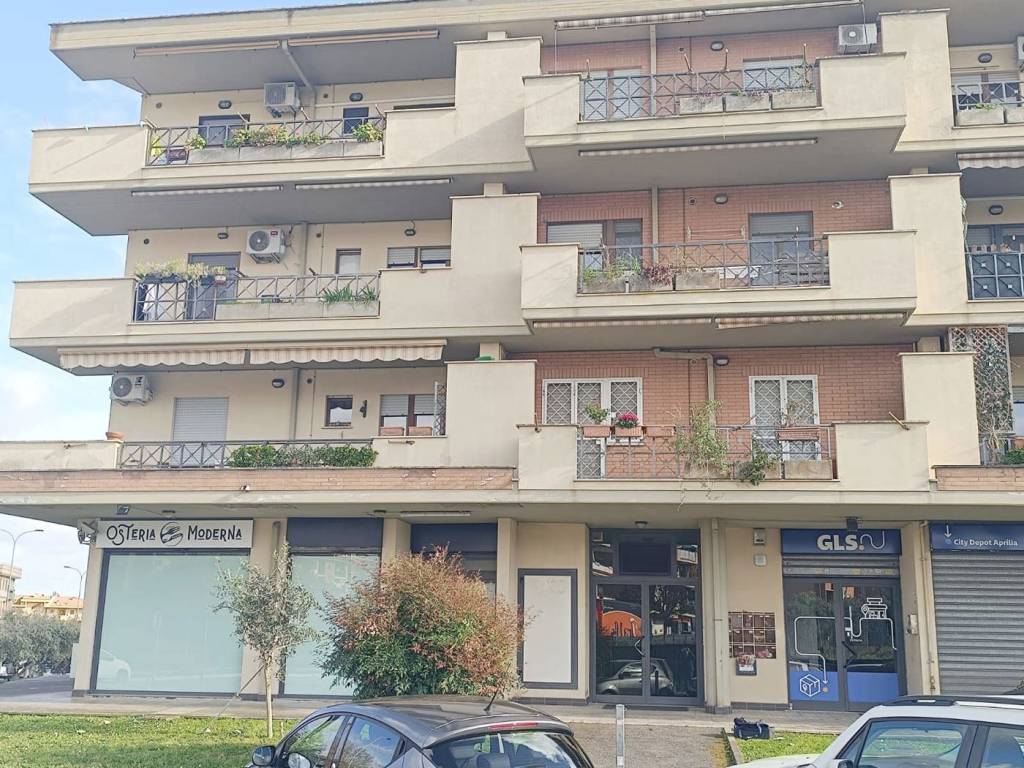 Appartamento a Aprilia in VIA SALIERI, 102 - Foto 2