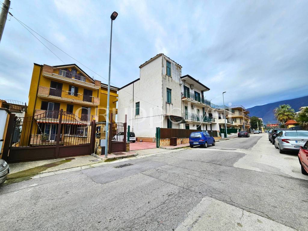 Appartamento a Sperone in Via dei Funari, 5 - Foto 2