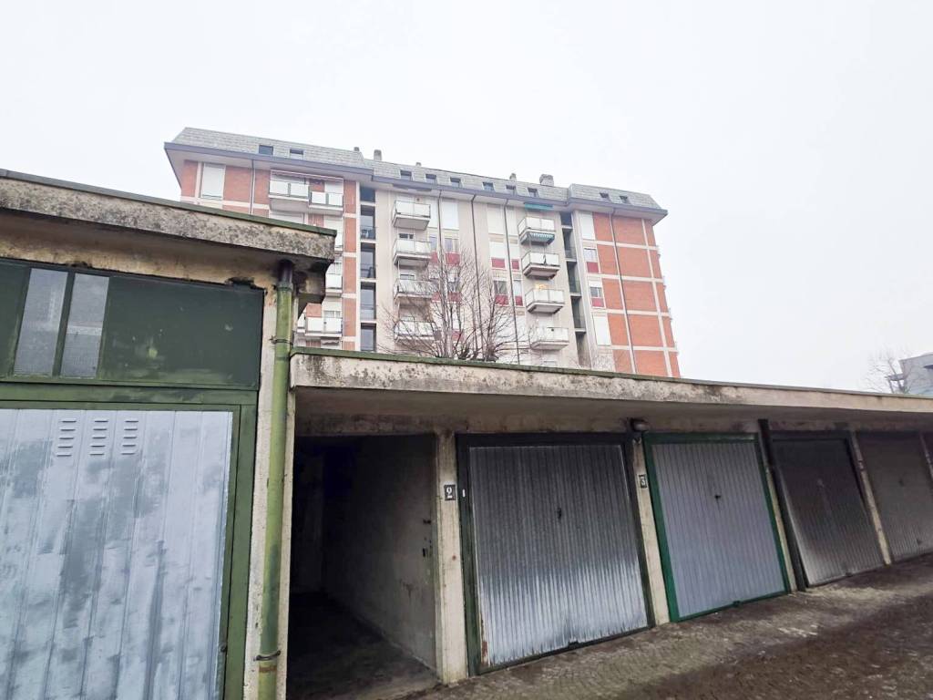 Box / garage a Carugo in Via Luigi Cadorna, 38 - Foto 3