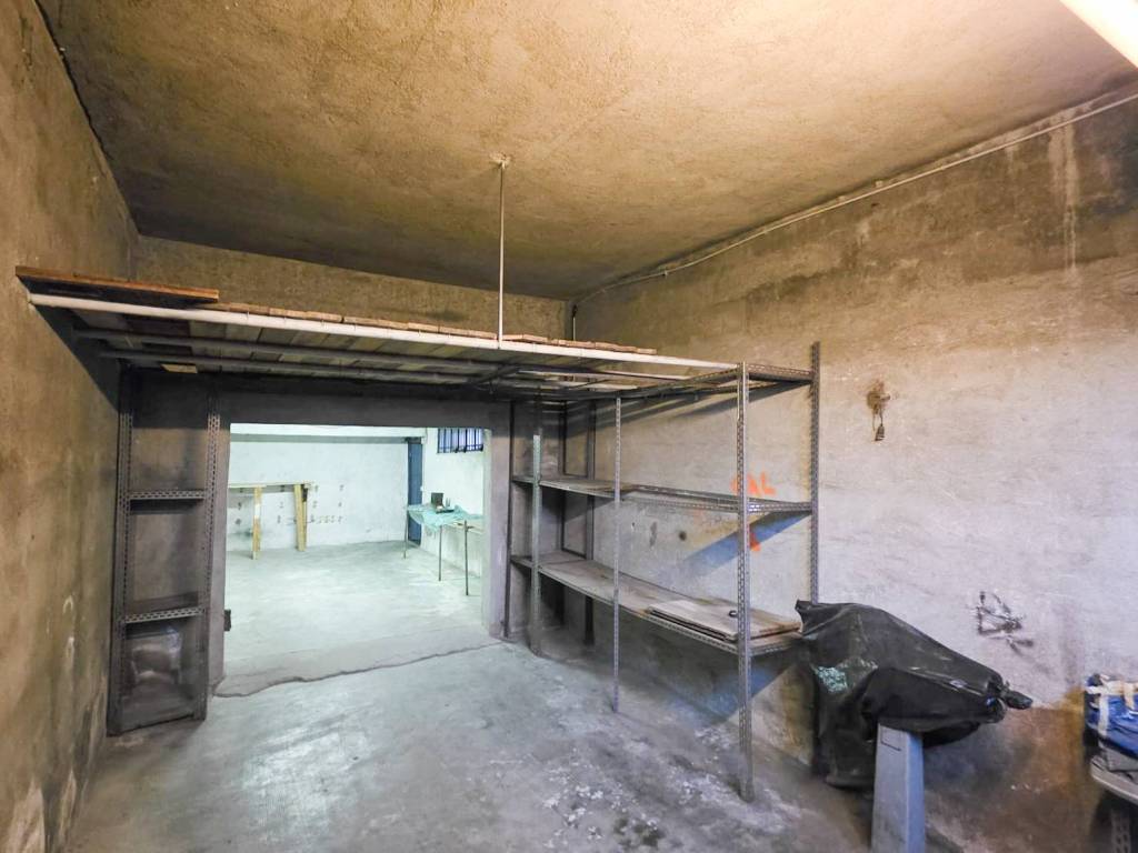 Box / garage a Carugo in Via Luigi Cadorna, 38 - Foto 5