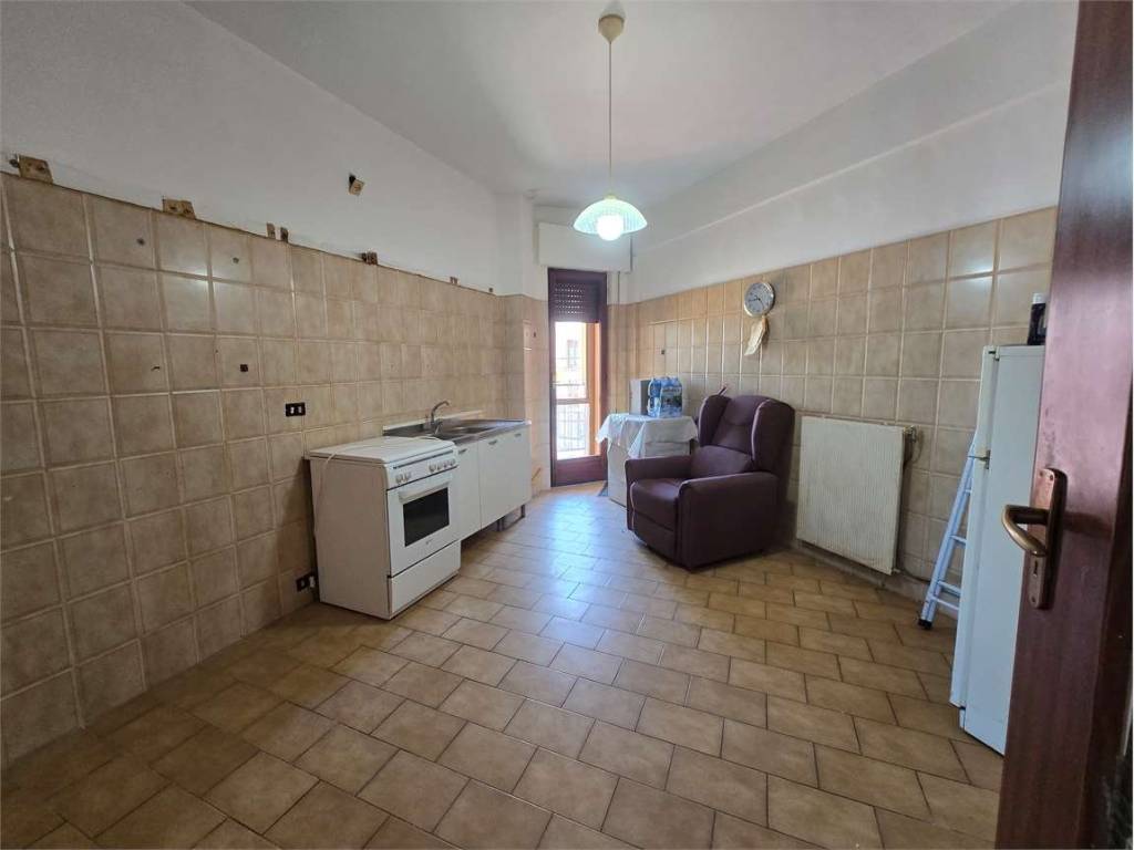 Appartamento a Catanzaro in Via SIRLETO, 35 - Foto 4