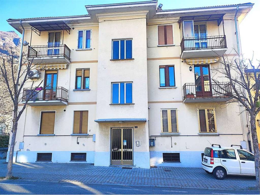 Appartamento a Pont-saint-martin in via resisistenza - Foto 2