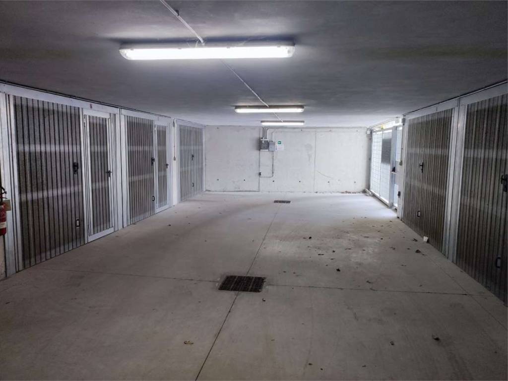 Box / garage a Pont-saint-martin in via Roveschialles - Foto 2