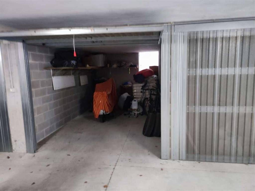 Box / garage a Pont-saint-martin in via Roveschialles - Foto 4