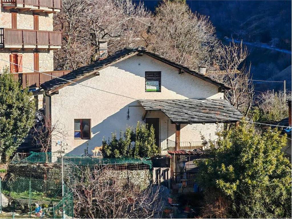 Casa indipendente a Perloz in Località Fontana - Foto 2