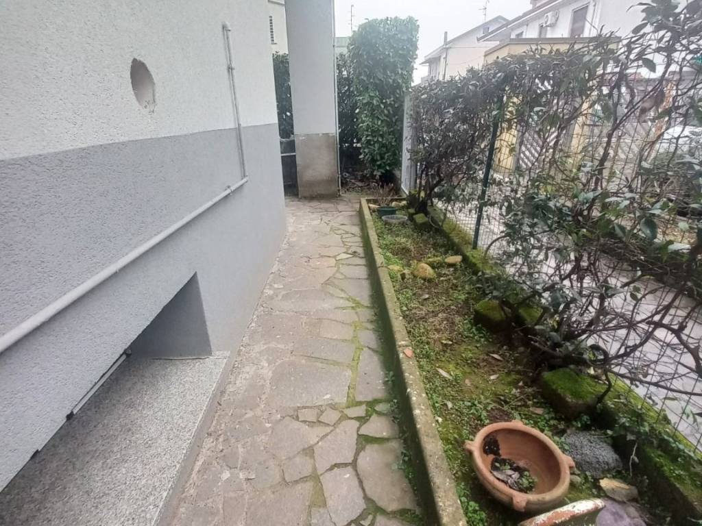 Appartamento a Mediglia in Via Vittorio Alfieri - Foto 4