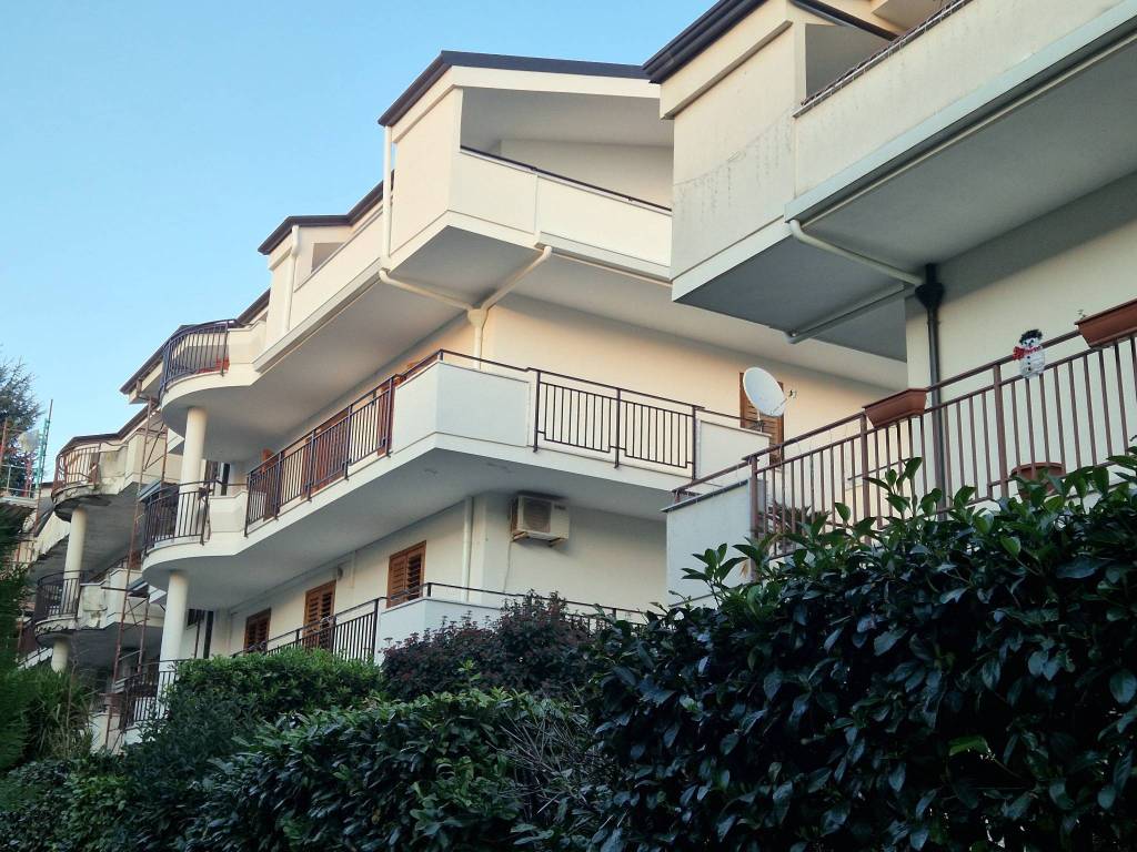 Appartamento a Caserta in Via Fratelli Bandiera - Foto 2