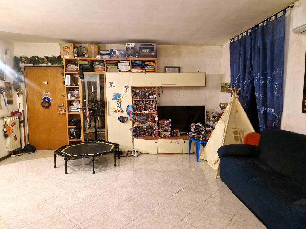 Appartamento a Caserta in Via Fratelli Bandiera - Foto 5