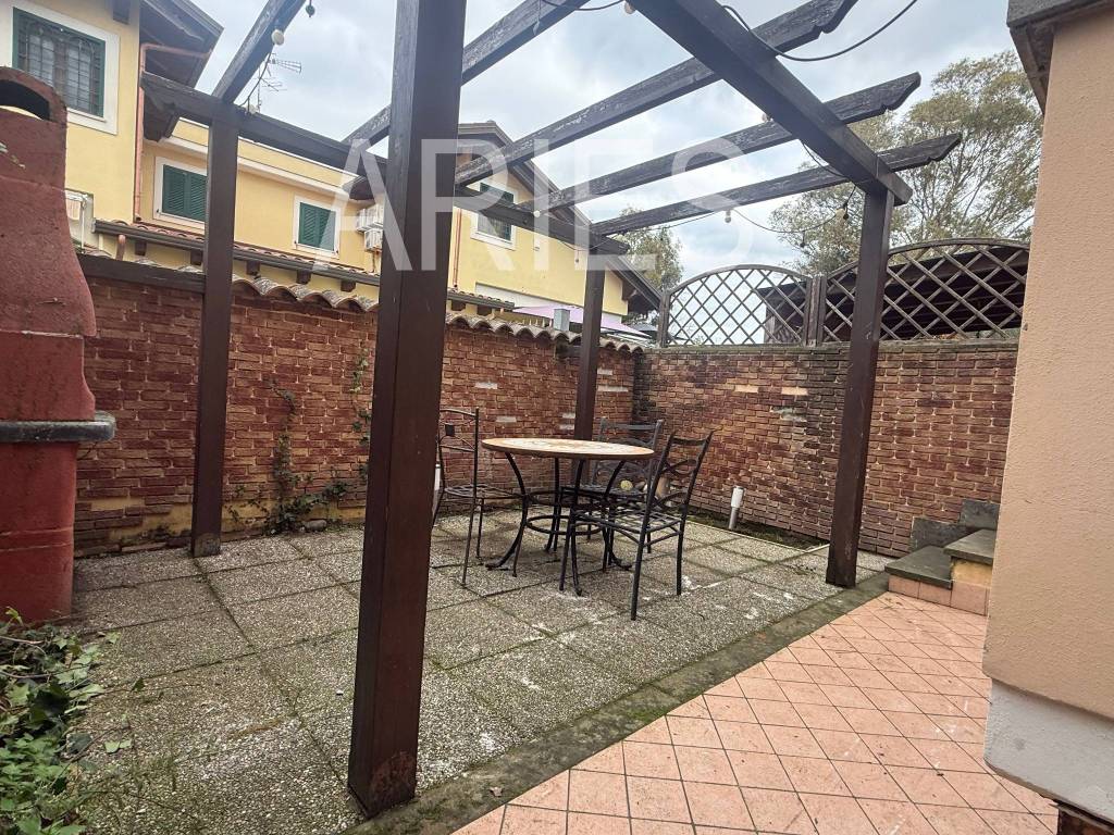 Villetta a schiera a Fiumicino in Via Rinaldo Arnaldi, 7 - Foto 2