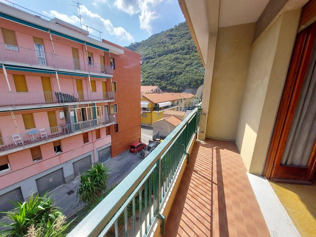 Appartamento a Finale ligure in Via Camillo Sbarbaro - Foto 5