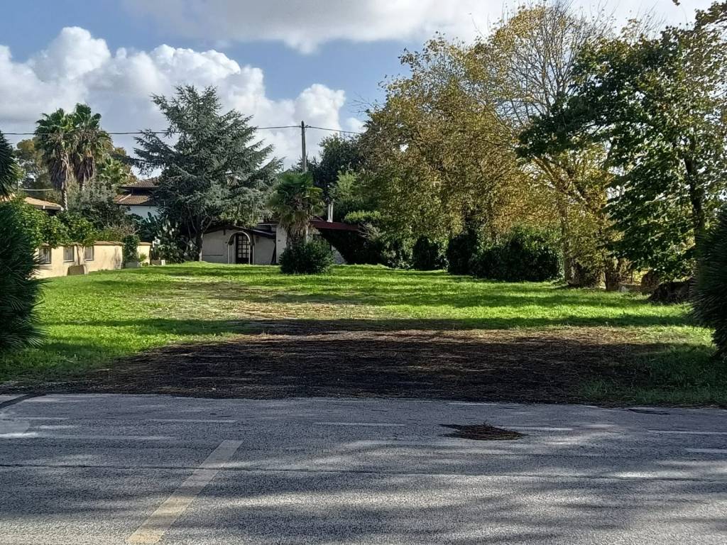 Terreno a Latina in Viale Antonio Pennacchi - Foto 2