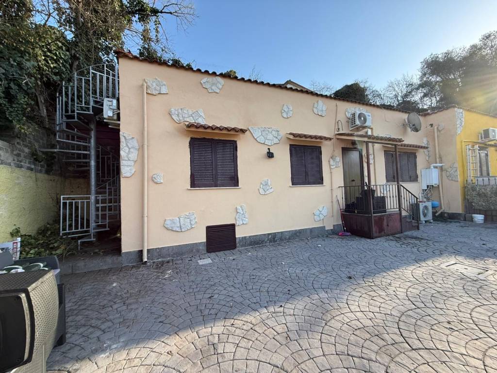 Villa a Aprilia in Via Pasubio - Foto 3